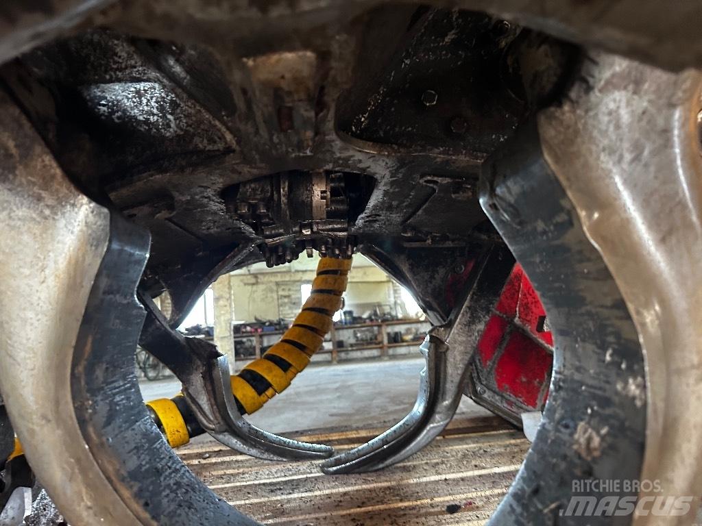 Komatsu C144 收穫機頭