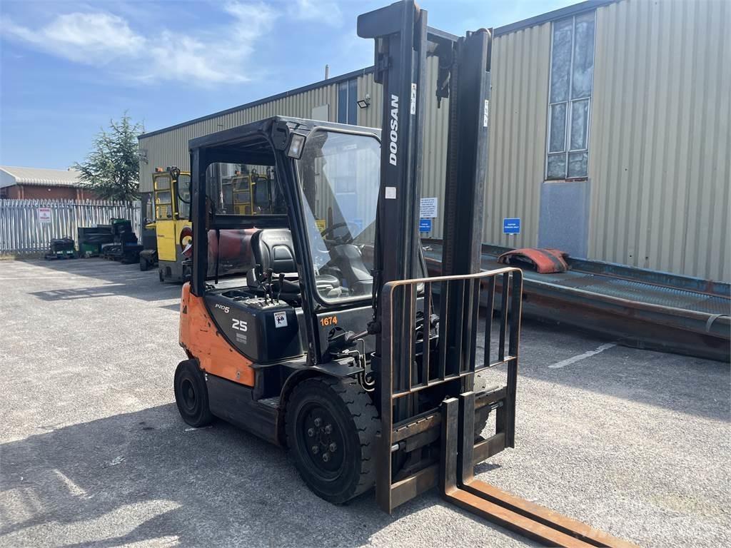 Doosan G25E-5 液化石油氣LPG卡車