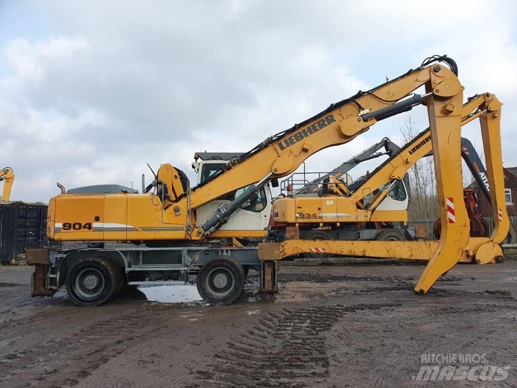 Liebherr A 904 C 廢棄物/工業用操作車