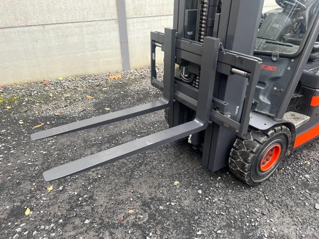 Linde E30L-01 電動堆高機