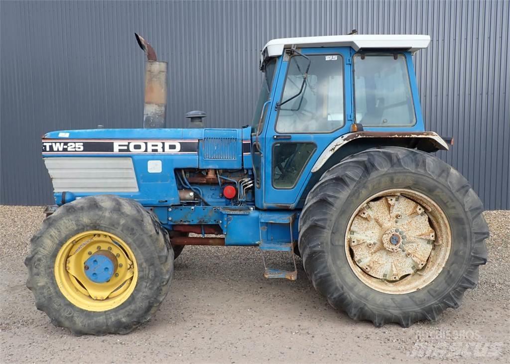 Ford TW25 曳引機