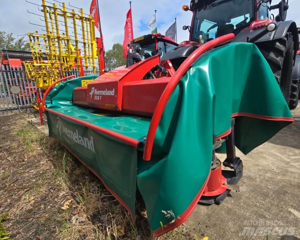 Kverneland 2828 F 割草劑