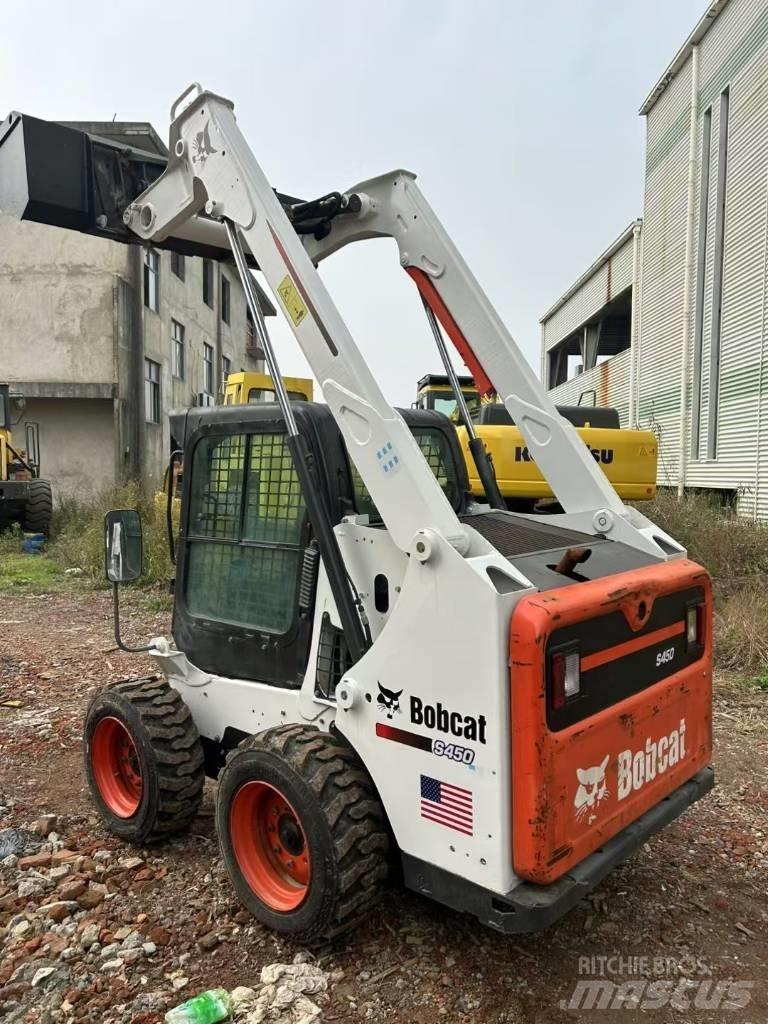 Bobcat S450 滑移轉向裝載機