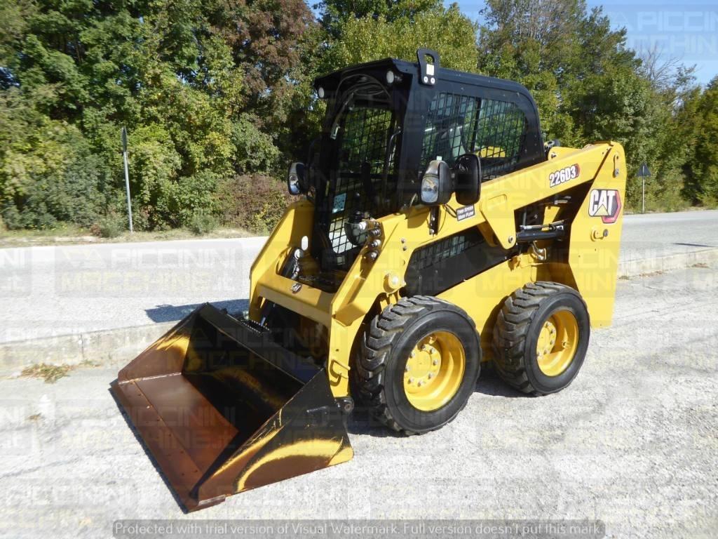 CAT 226D3 滑移轉向裝載機
