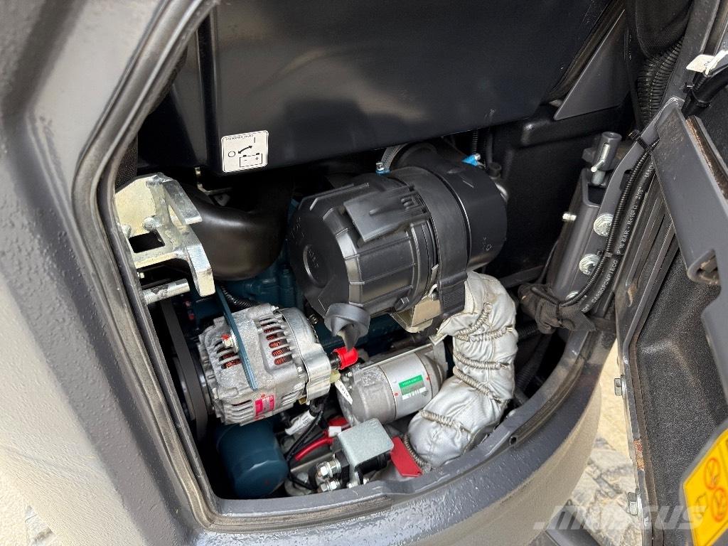 CASE CX 12 D 小型挖土機/掘鑿機<7t(小型挖掘機)