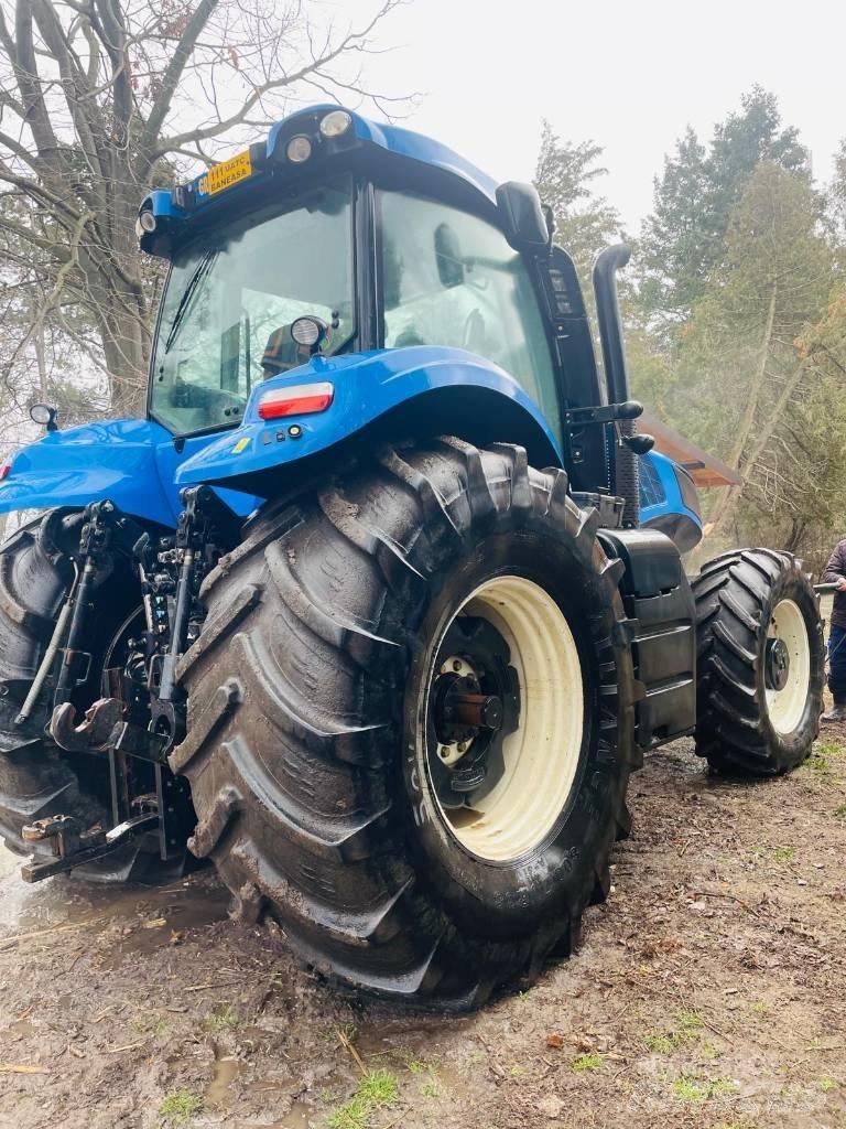 New Holland T 8.390 曳引機