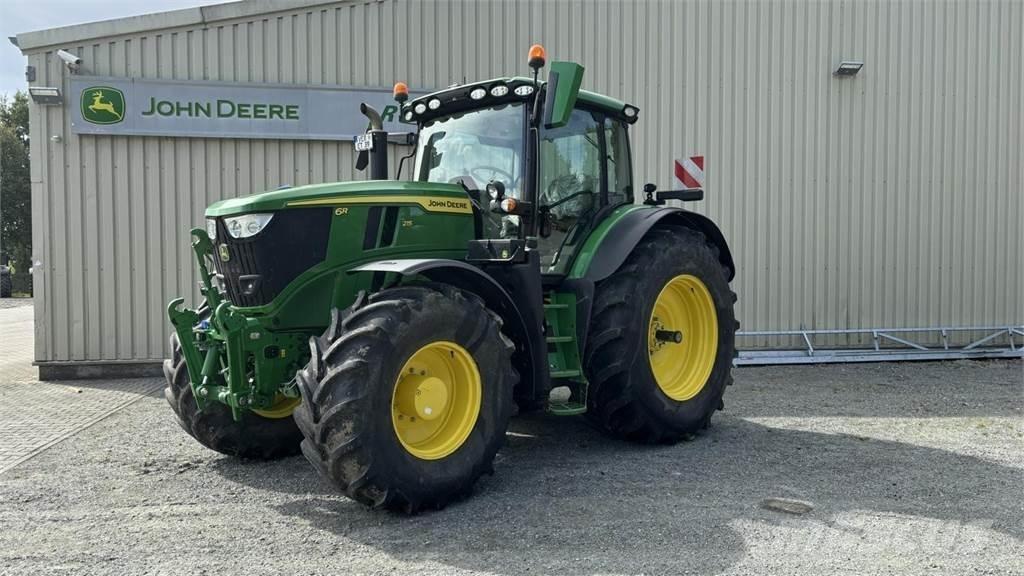John Deere 6R215 曳引機