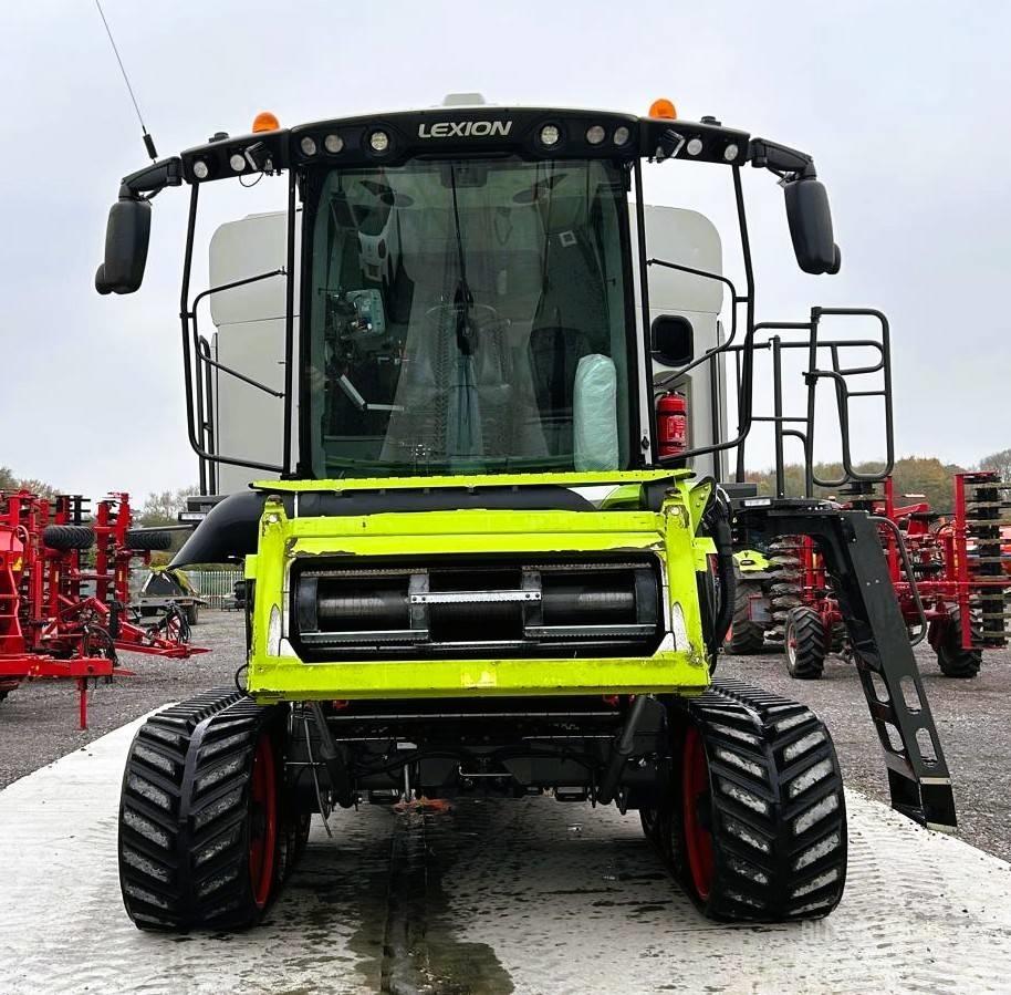 CLAAS Lexion 8900 TT 聯合收穫機