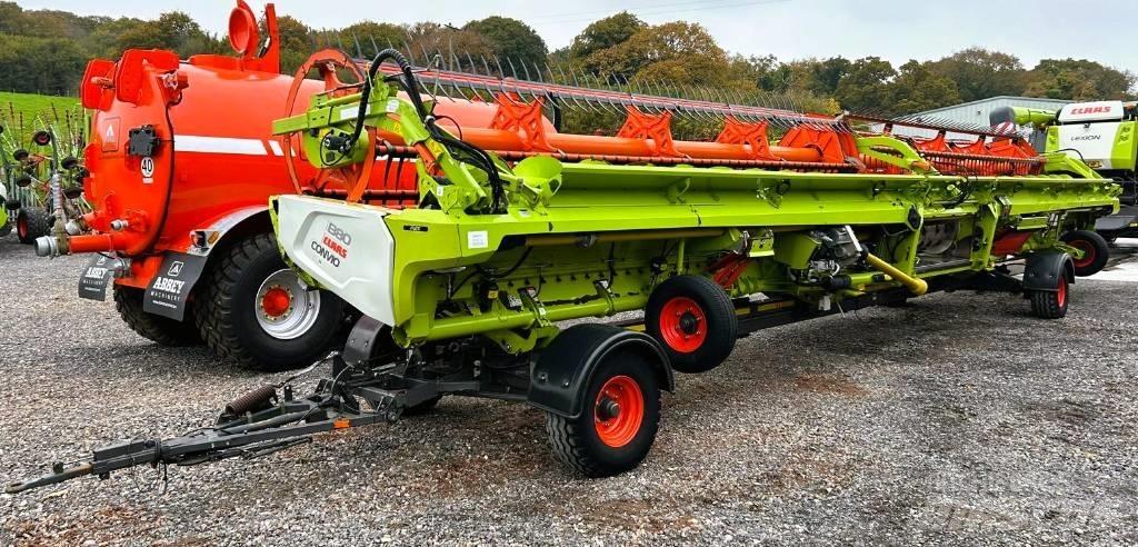 CLAAS Lexion 8900 TT 聯合收穫機