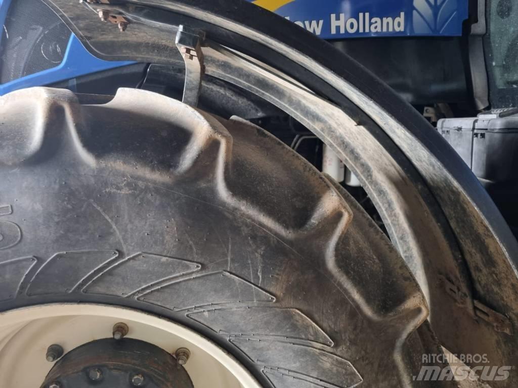 New Holland T 7060 曳引機