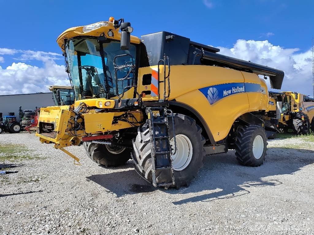 New Holland CX 8090 聯合收穫機
