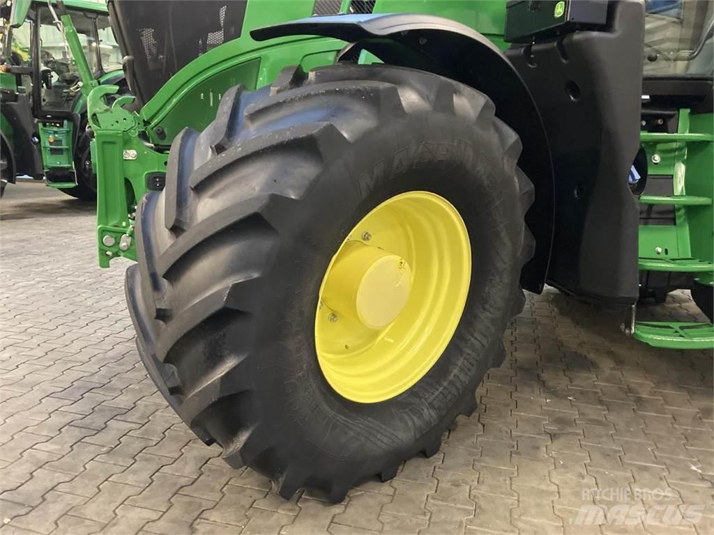 John Deere 6R 215 曳引機