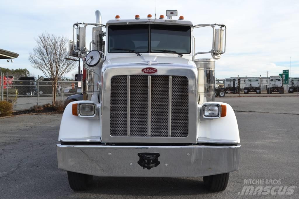 Peterbilt 367 曳引機組件