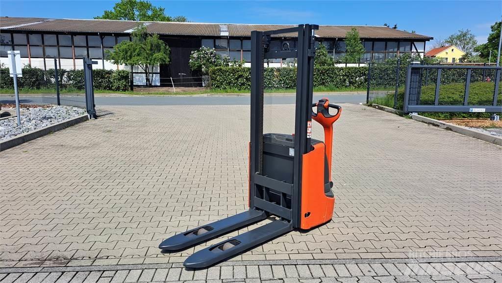 Linde L12- BR1172 行走控制式堆積機