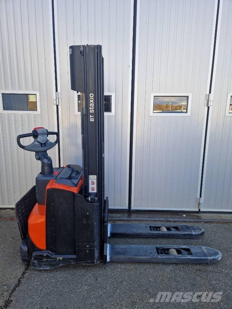 BT SWE 120 L.  57 tim 行走控制式堆積機