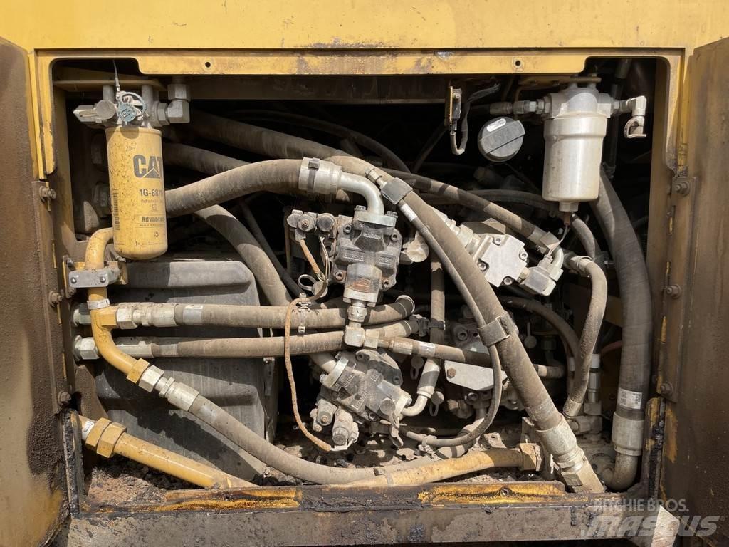 CAT AP555F 瀝青攤舖機/鋪路機