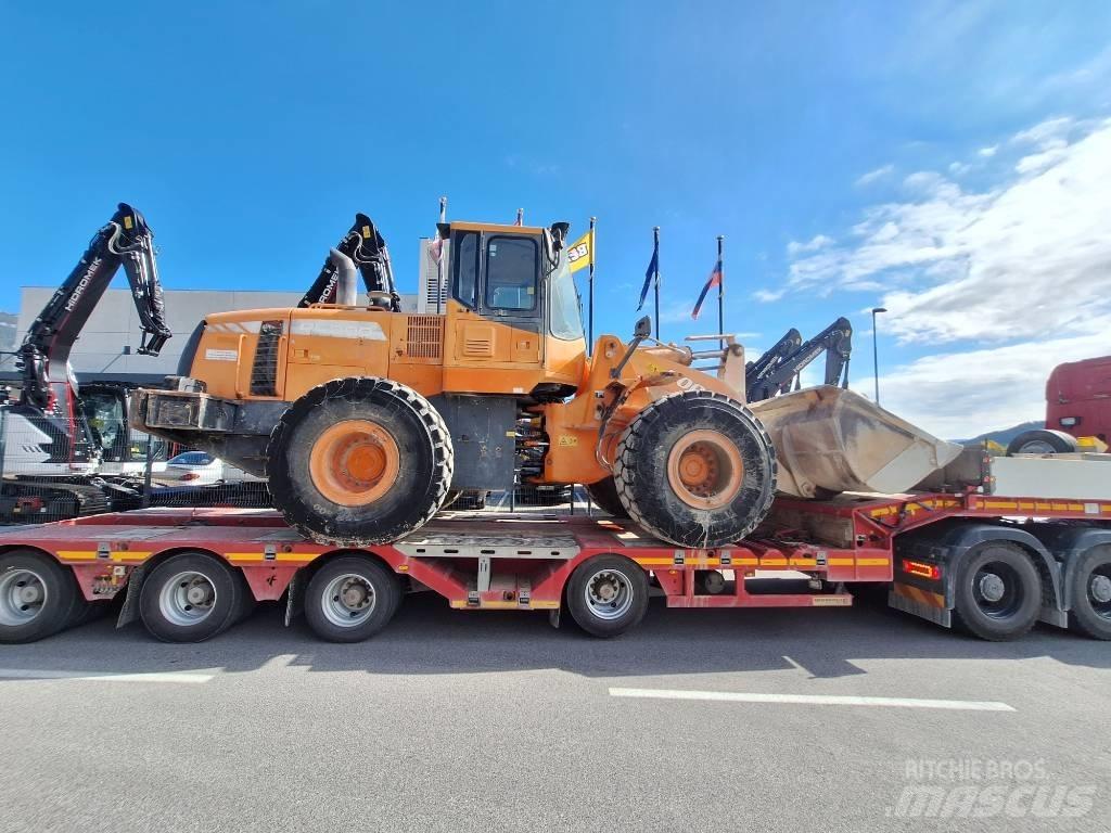 Doosan DL 300 輪胎式裝載機