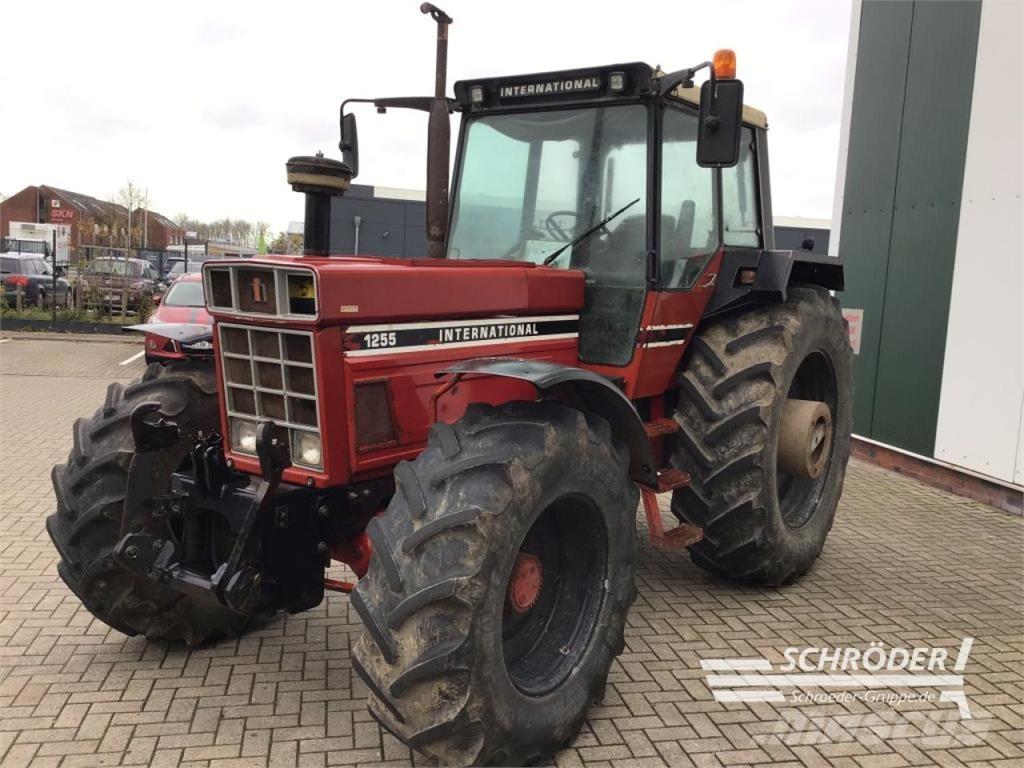 Case IH 1255 曳引機