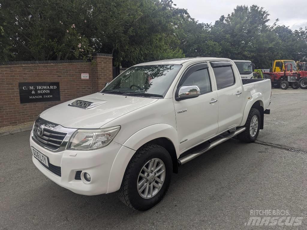 Toyota Hilux 皮卡.傳統半斗卡車/側卸板