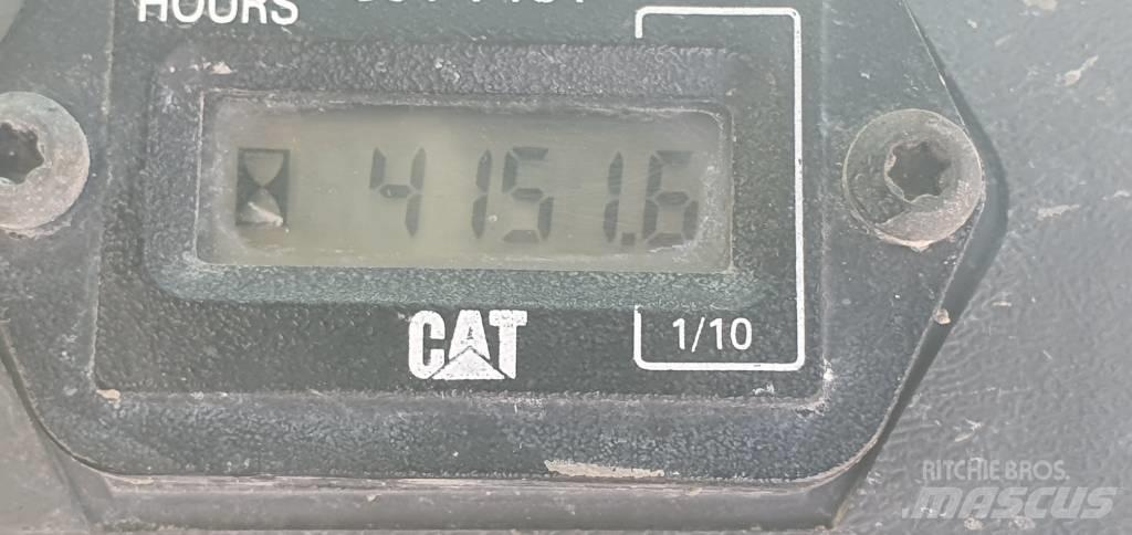 CAT 247 B 3 滑移轉向裝載機