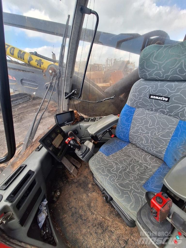 Komatsu 911.5 收穫機