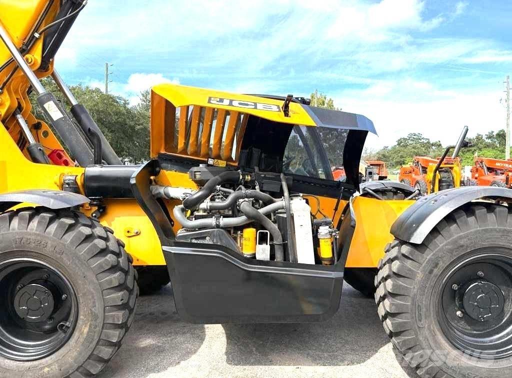 JCB 510-56 伸縮臂操作車