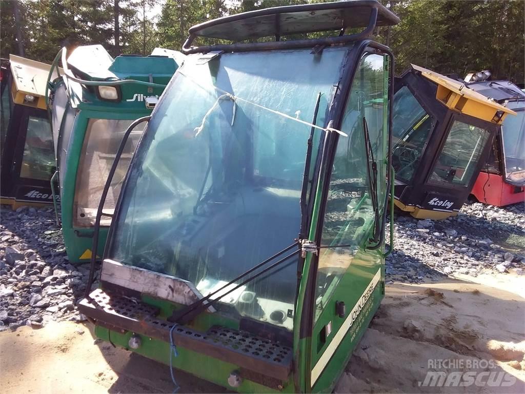 John Deere 1470d 駕駛室與內部