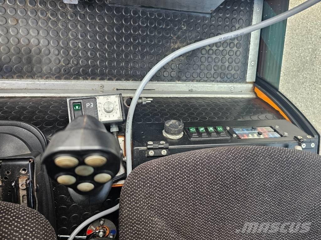 Hansa APZ 1003 K 工具車