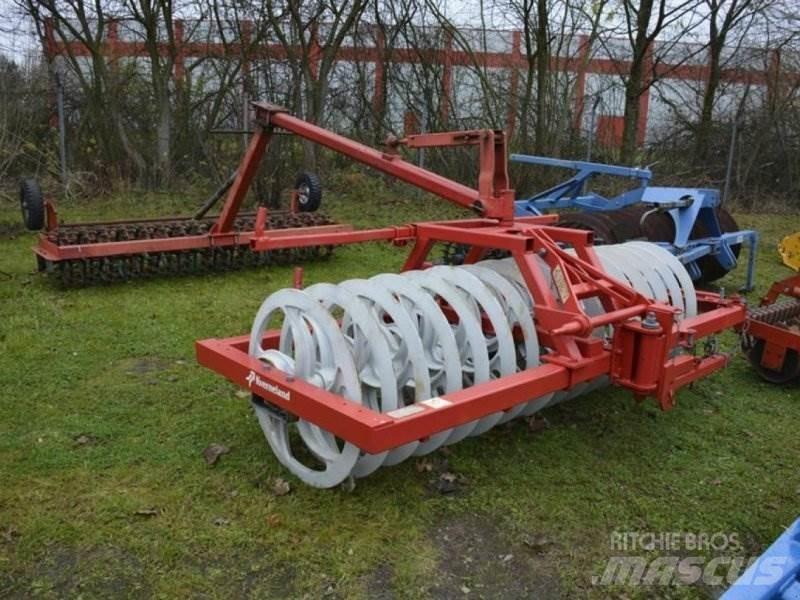 Kverneland 900/14 其他滾壓機