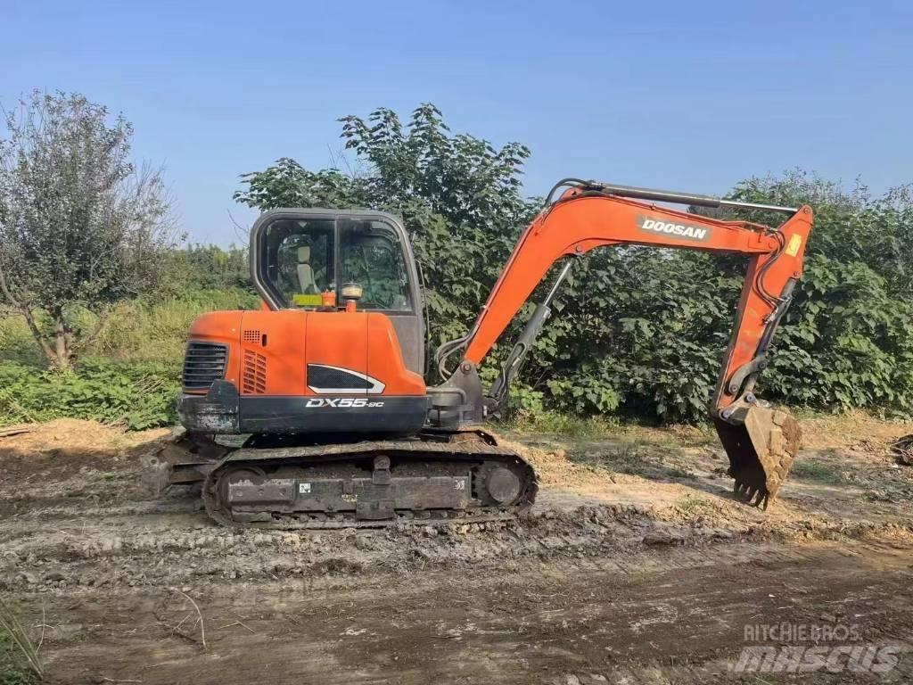Doosan DX 55 小型挖土機/掘鑿機<7t(小型挖掘機)