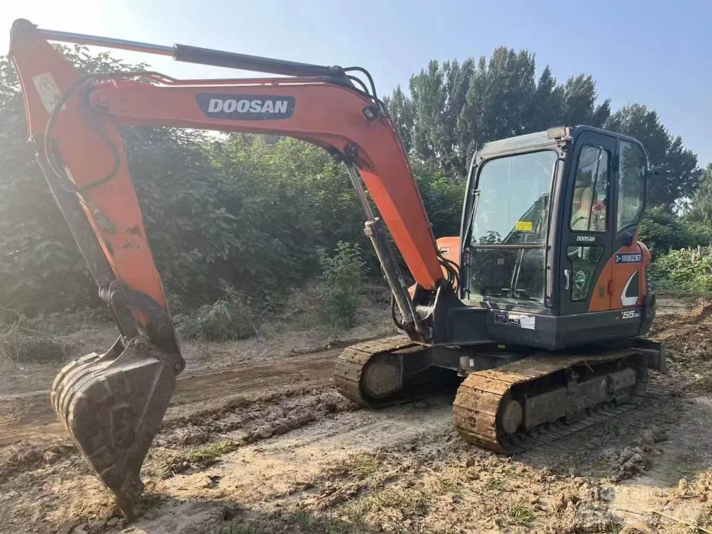 Doosan DX 55 小型挖土機/掘鑿機<7t(小型挖掘機)