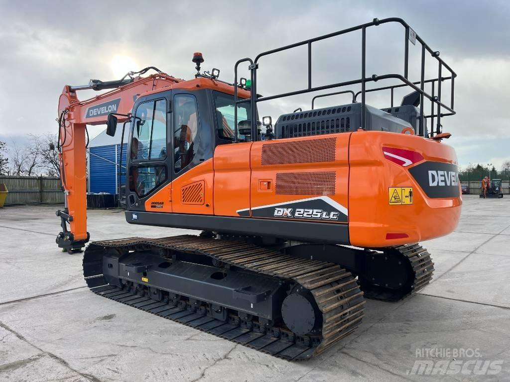 Develon DX 225 LC-7 履帶式 挖土機/掘鑿機/挖掘機