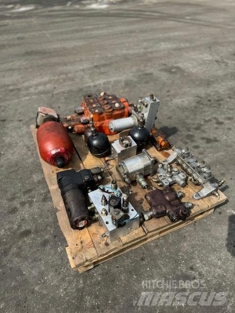 Daewoo Mega 300 V 油壓