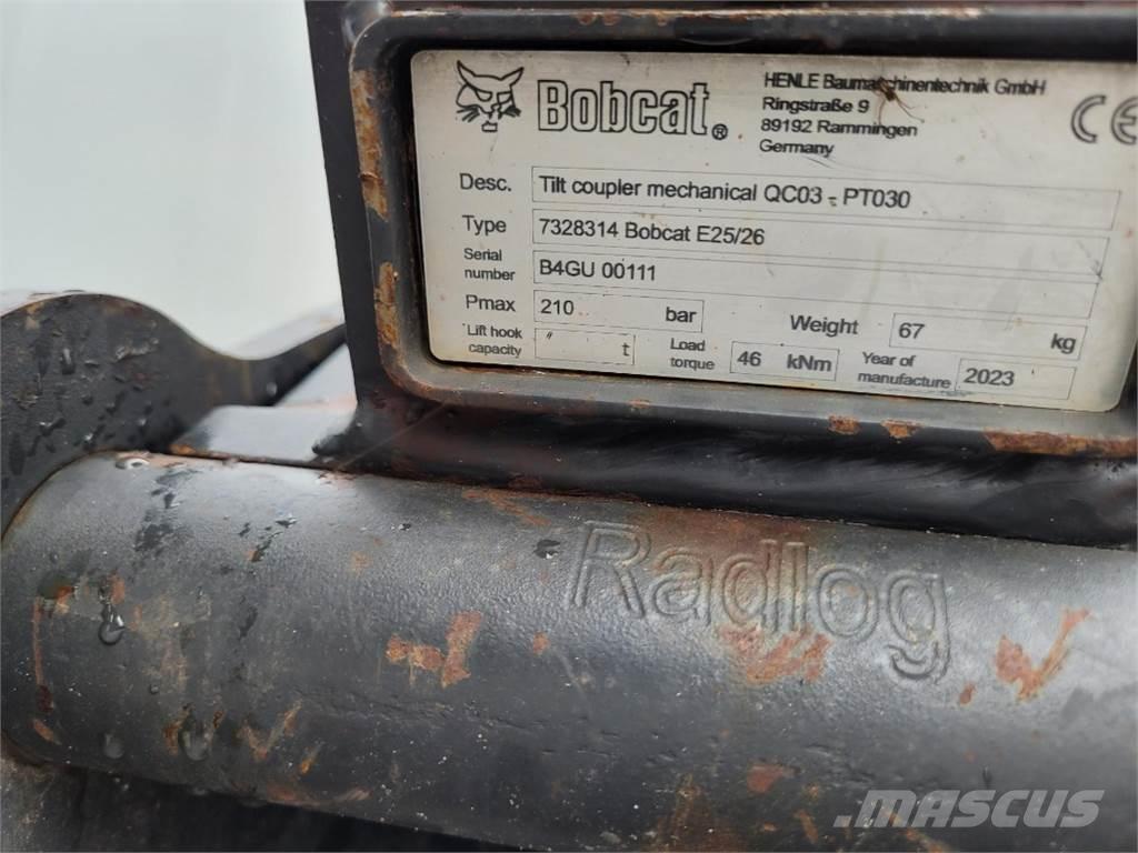 Bobcat E27 小型挖土機/掘鑿機<7t(小型挖掘機)