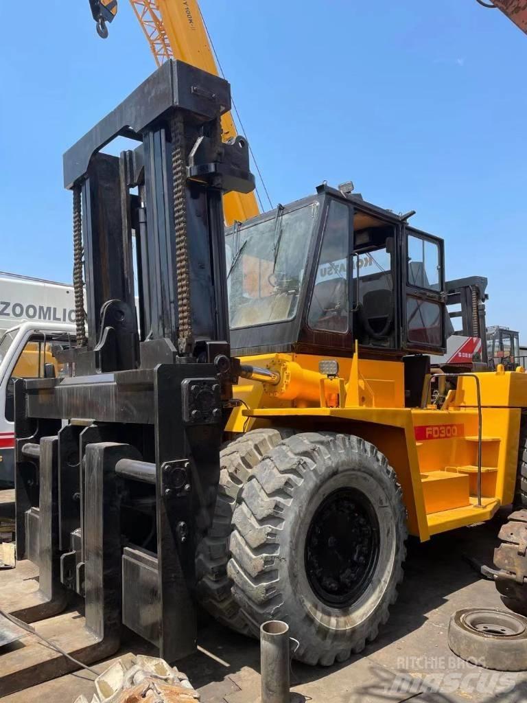 Komatsu 30 Ton 柴油卡車