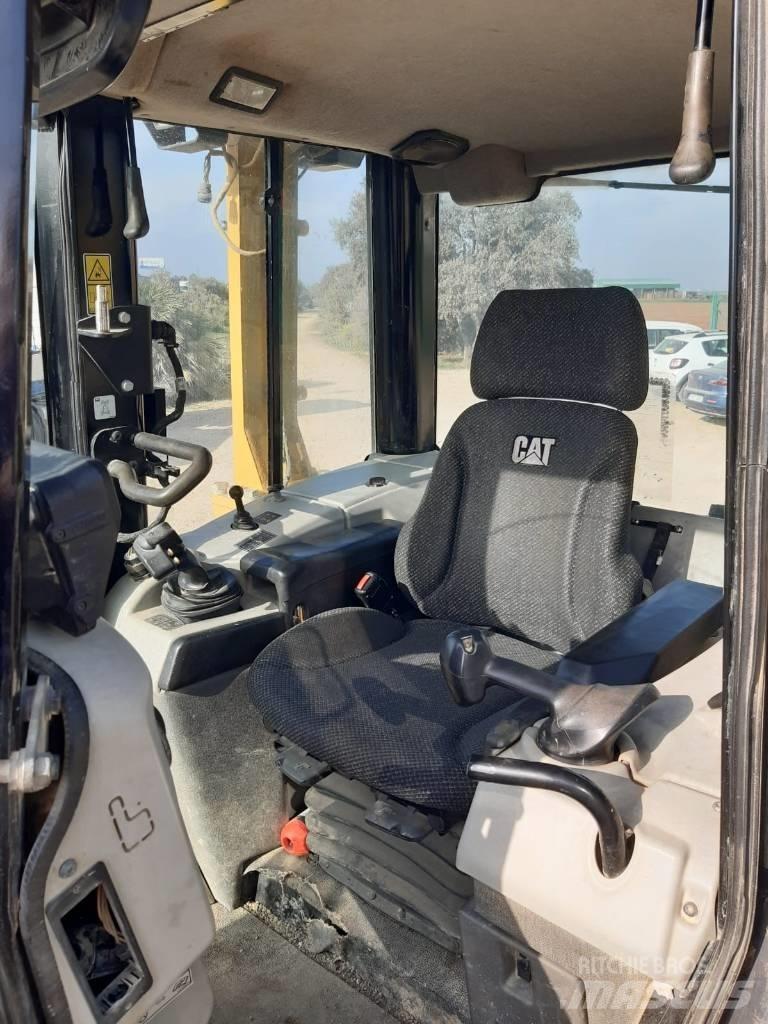CAT D6N LGP 履帶推土機