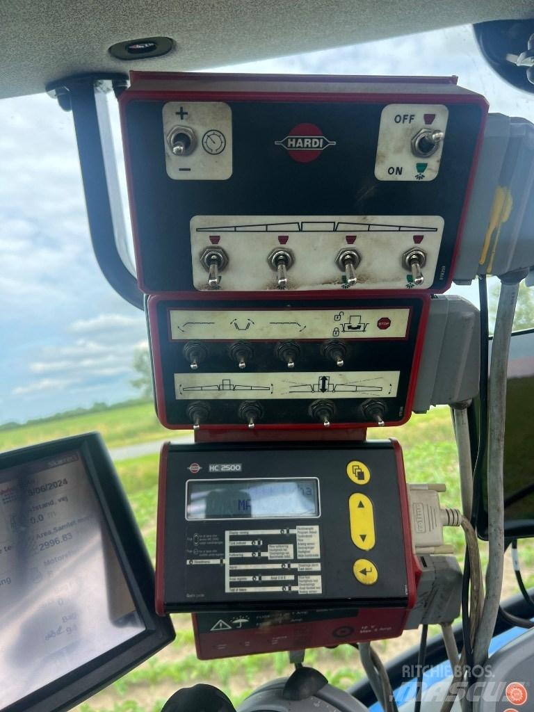 Hardi Commander 2800 牽引式噴霧機