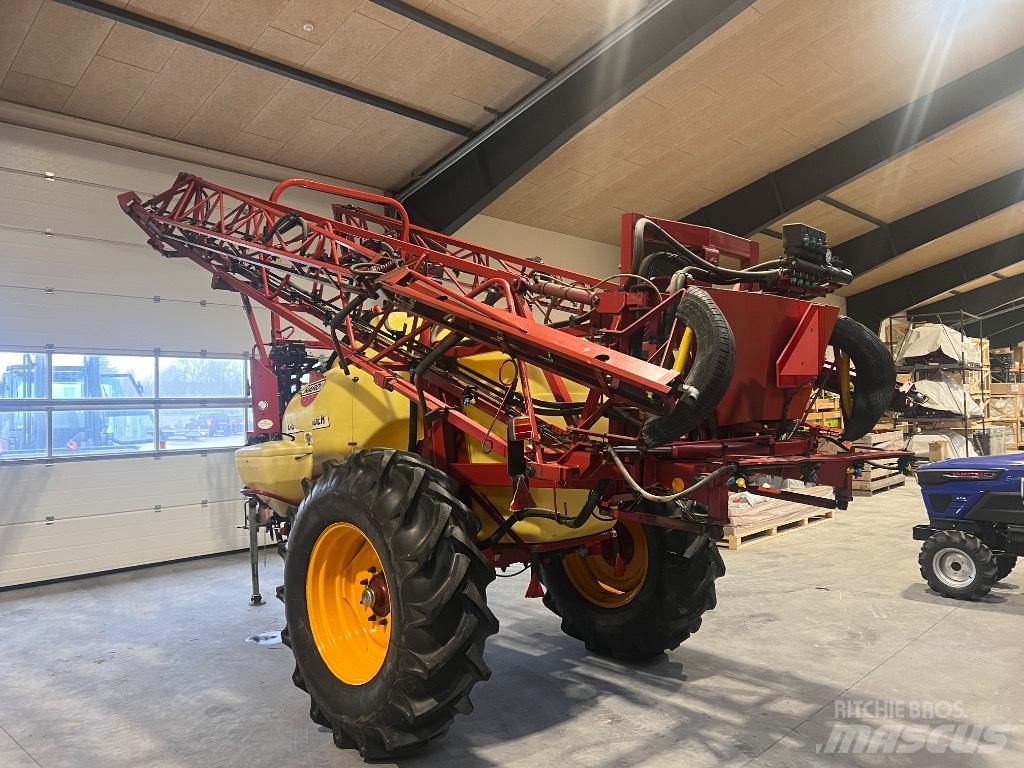 Hardi Commander 2800 牽引式噴霧機