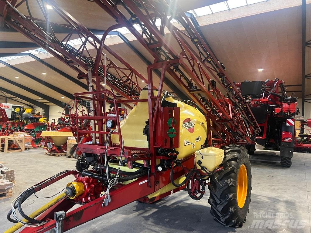 Hardi Commander 2800 牽引式噴霧機