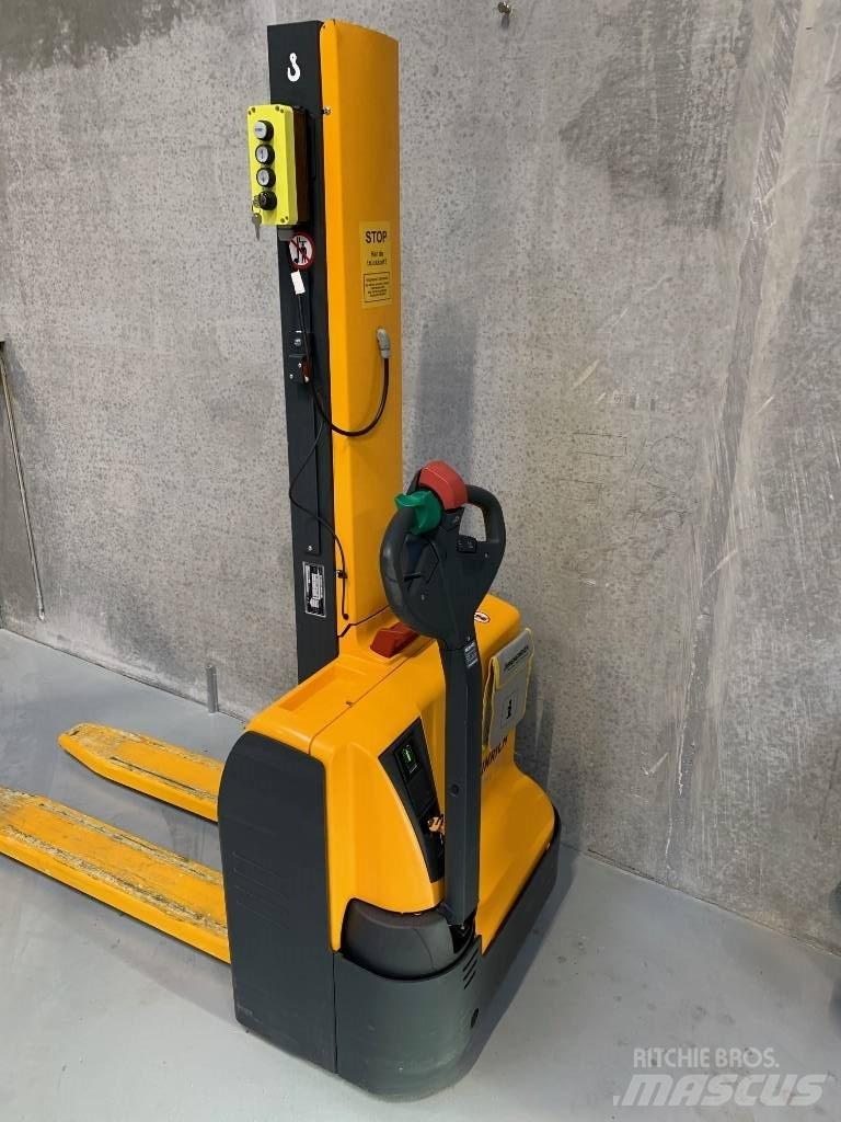 Jungheinrich EMC 110 行走控制式堆積機