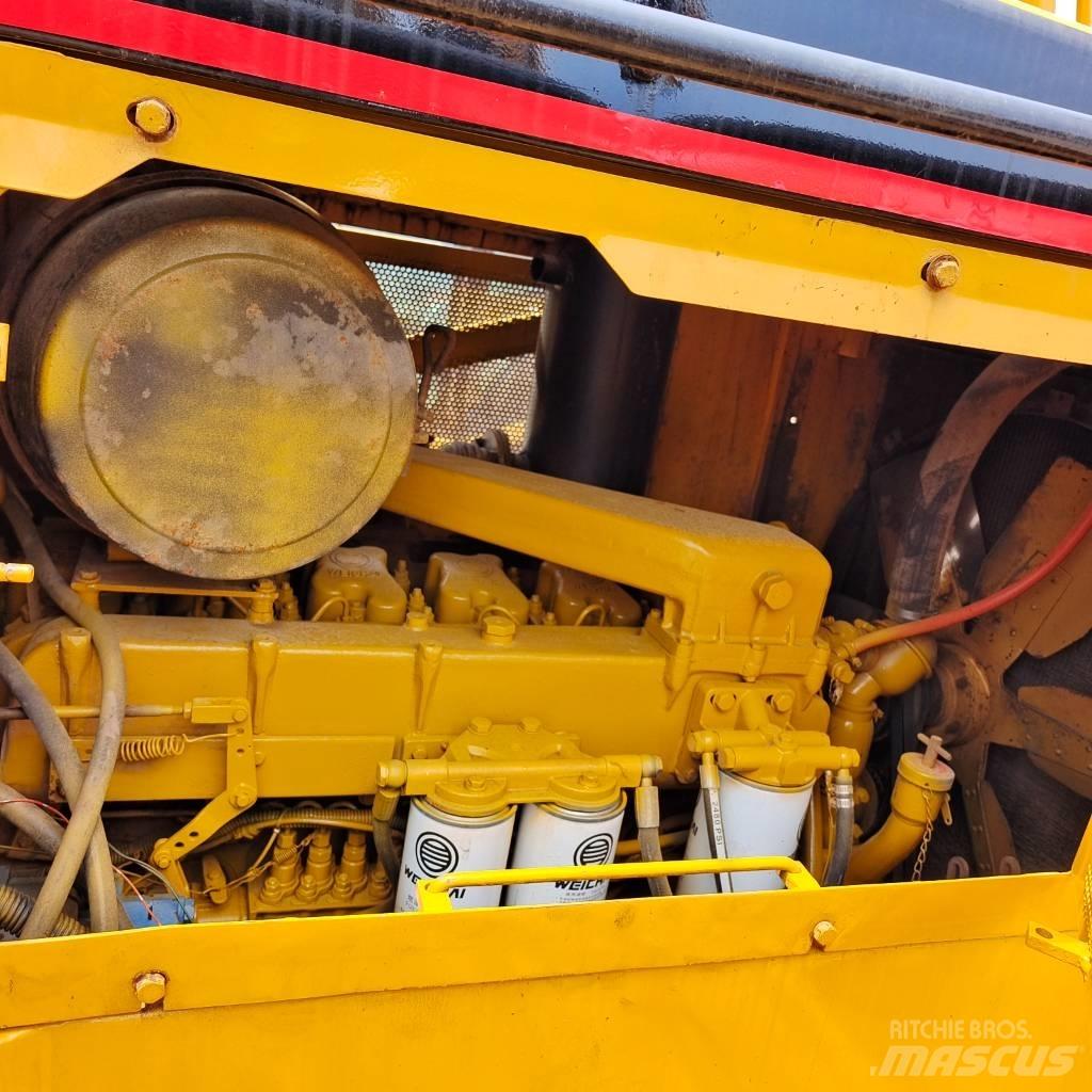 CAT D 7 R 履帶推土機