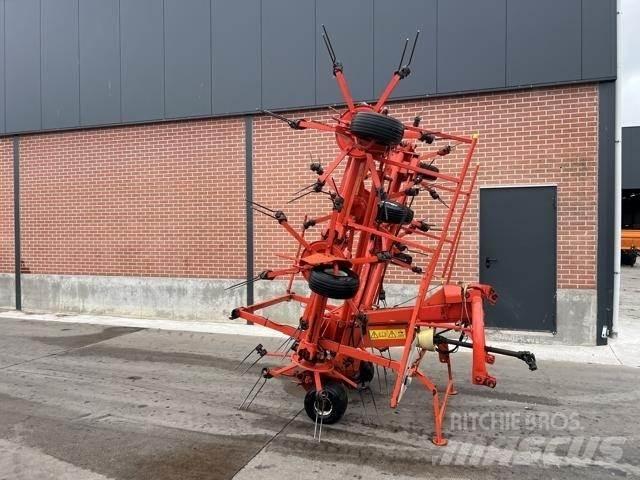 Kuhn GF8501 耙與翻草機