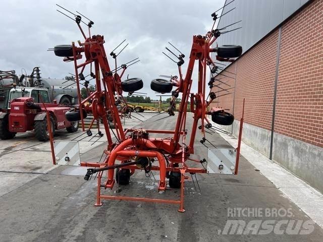Kuhn GF8501 耙與翻草機