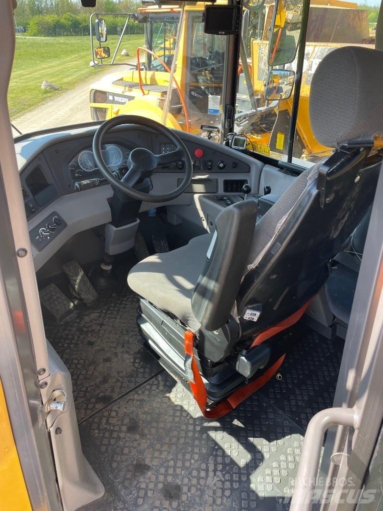 Volvo A30G 鉸接式起吊車