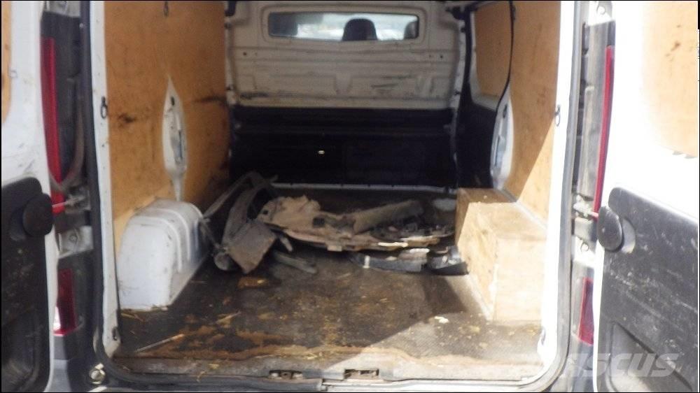 Renault Trafic 車廂
