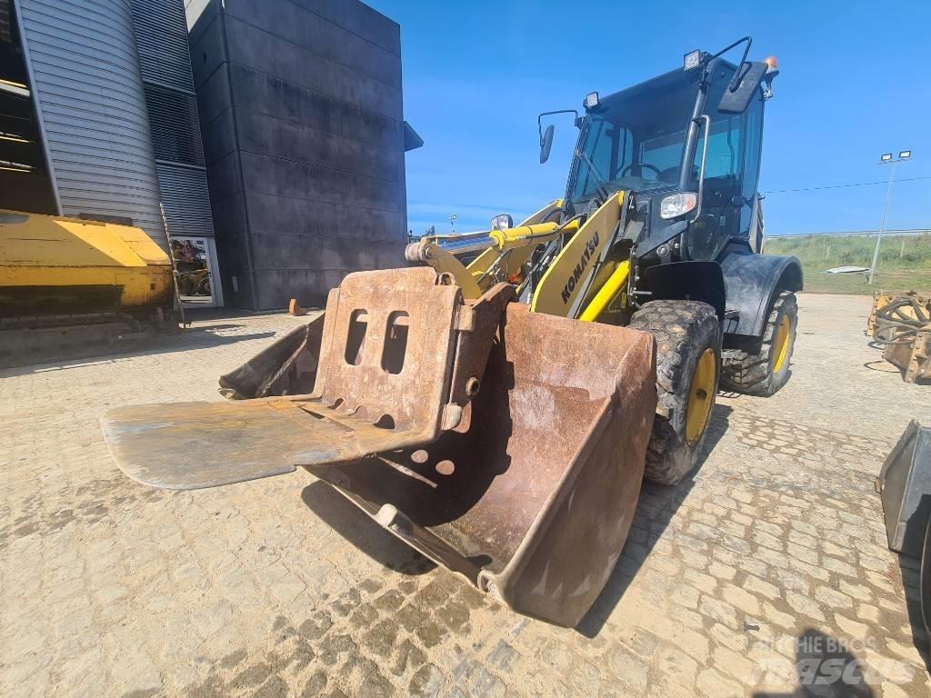 Komatsu WA 100 M 輪胎式裝載機