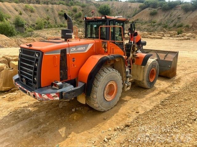 Doosan DL 450-5 輪胎式裝載機