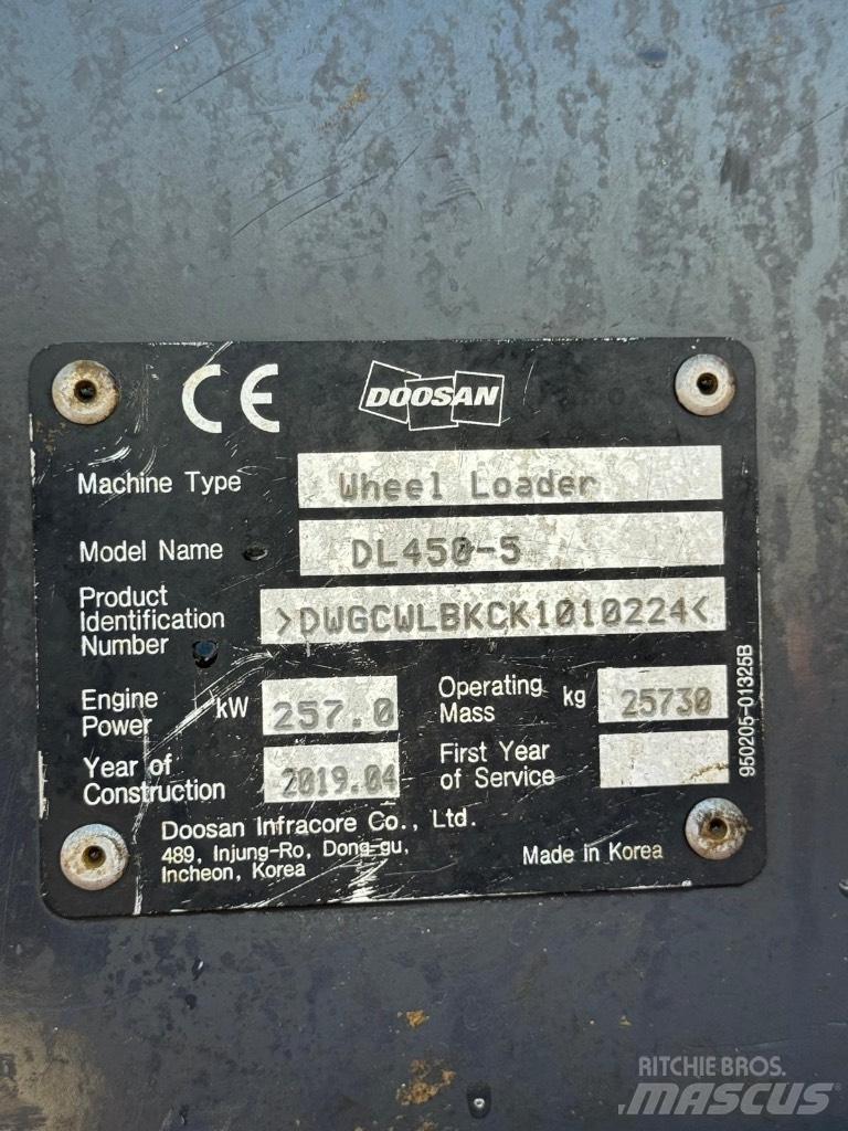Doosan DL 450-5 輪胎式裝載機