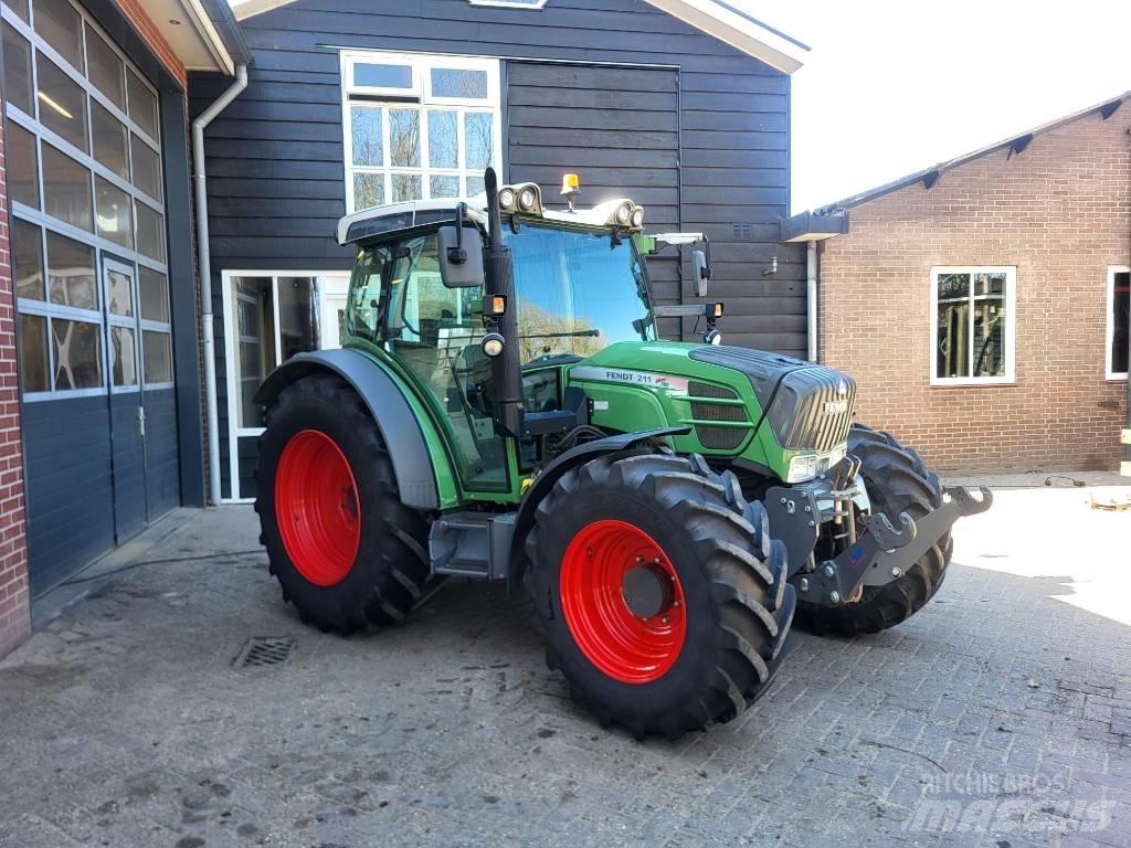 Fendt 211 Vario TMS 曳引機