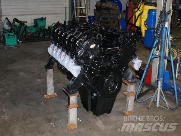 Mercedes-Benz OM404 引擎/發動機
